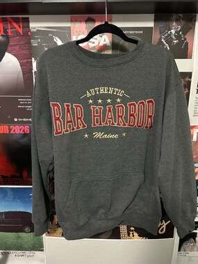 DIMCO Apparel Authentic Bar Harbor Maine Embroidered Crewneck Sweatshirt Size M